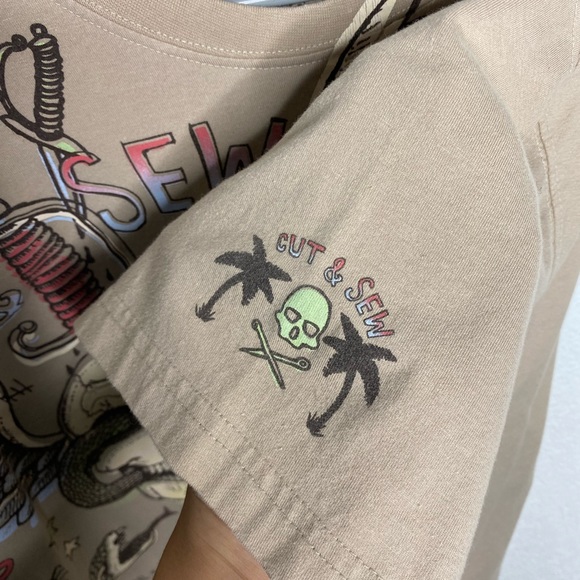 Y2K Skull Graphic Tee - Picture 6 of 7